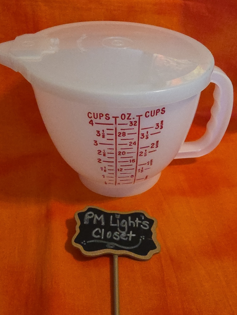 Tupperware Mix-n-stor Batter Bowl Measuring Cup with Lid